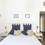 Hostly - Nicole Apartment Volturno - Full Rome Center