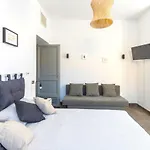 Hostly - Nicole Apartment Volturno - Full Rome Center